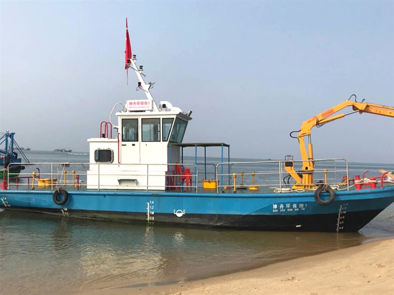 巨龍懸臂吊車(chē)多功能工作船